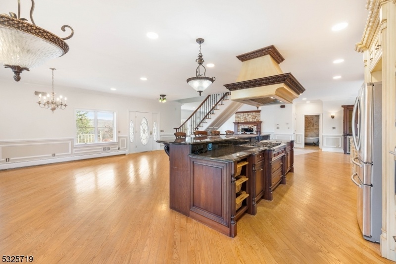 Open Floor Plan!