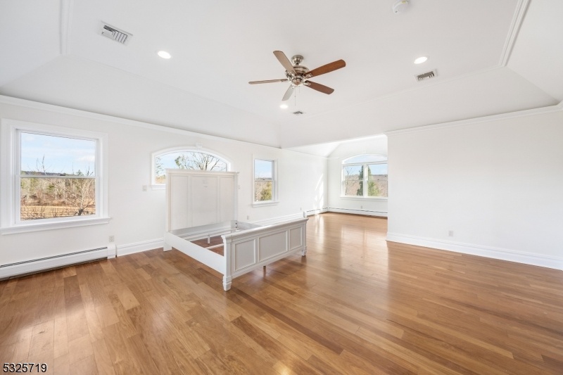 Large Bedrooms!