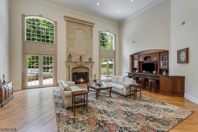 Great Room w/ Custom Bar