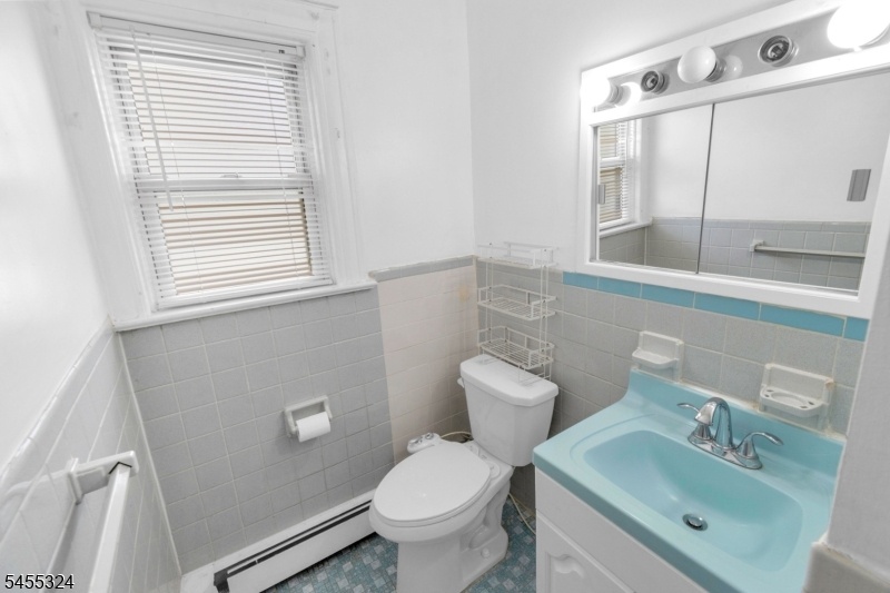 2ND FLOOR FULL BATH