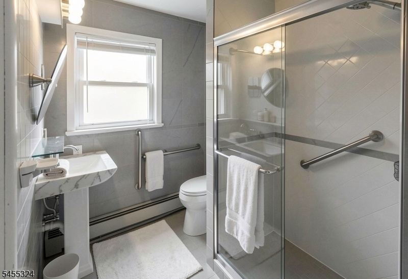 1ST FLOOR BATH