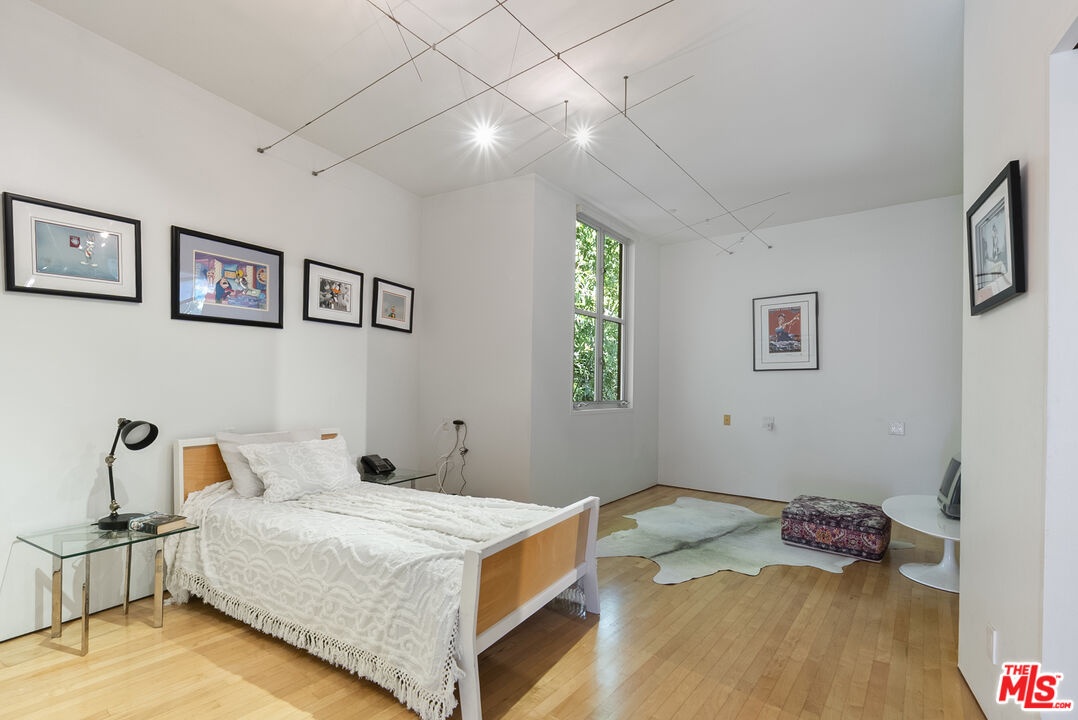 2nd floor bedroom