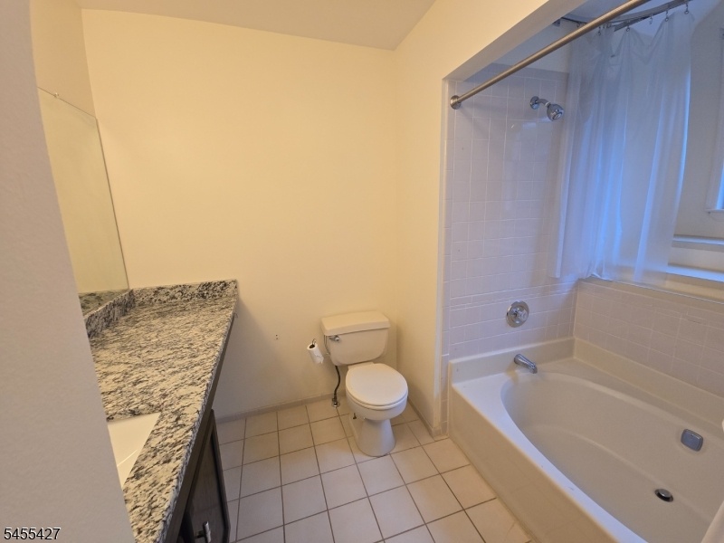 2nd Floor Bath
