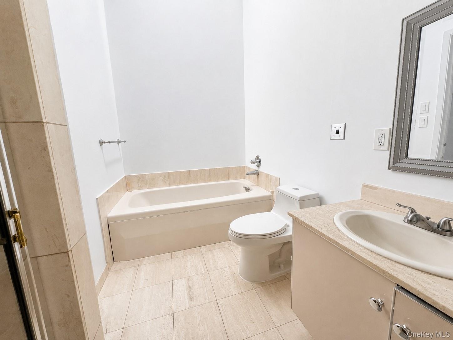 Jacuzzi bath and shower