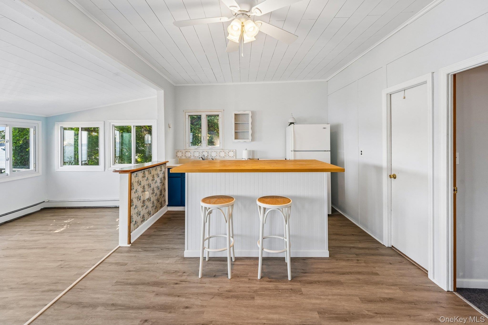 Eat in Kitchen