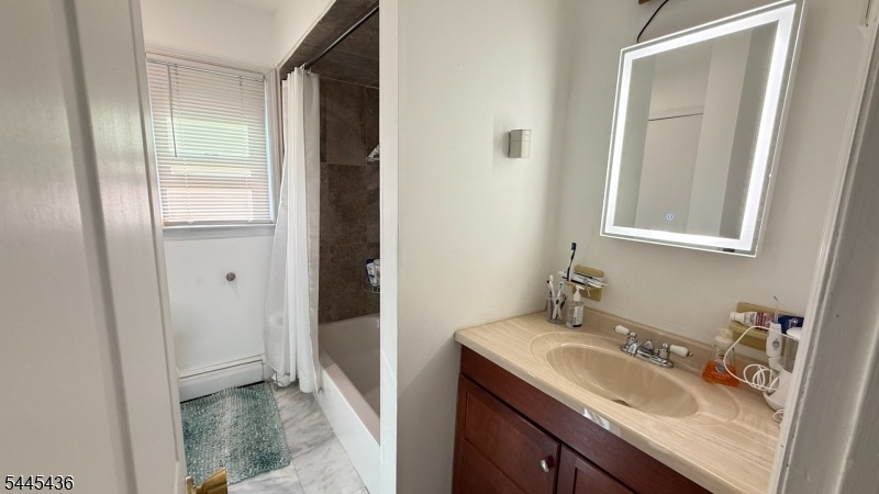 Bathroom Full Upper level