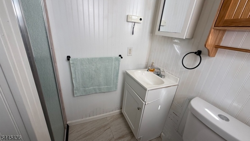 Full bath Lower level