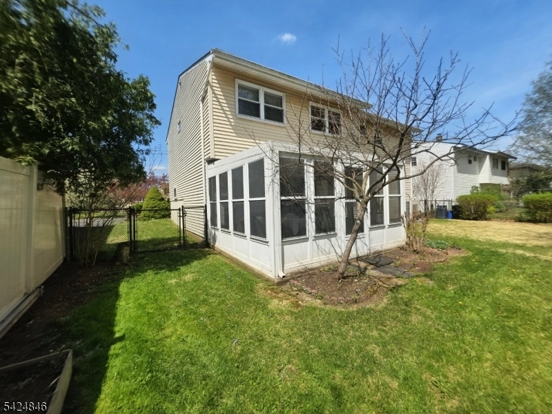 Yard/Sunroom