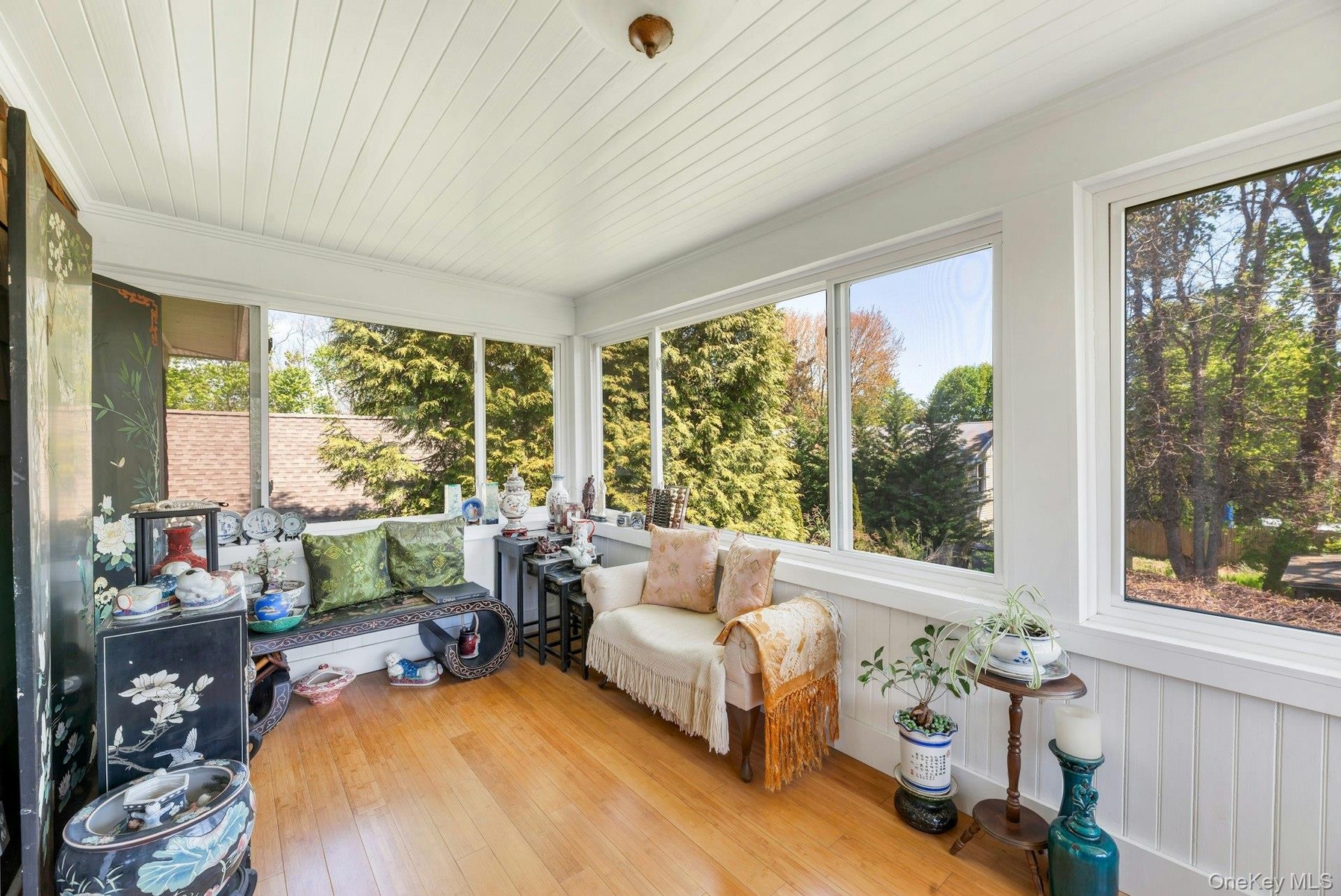 Enclosed Balcony - Photo 1