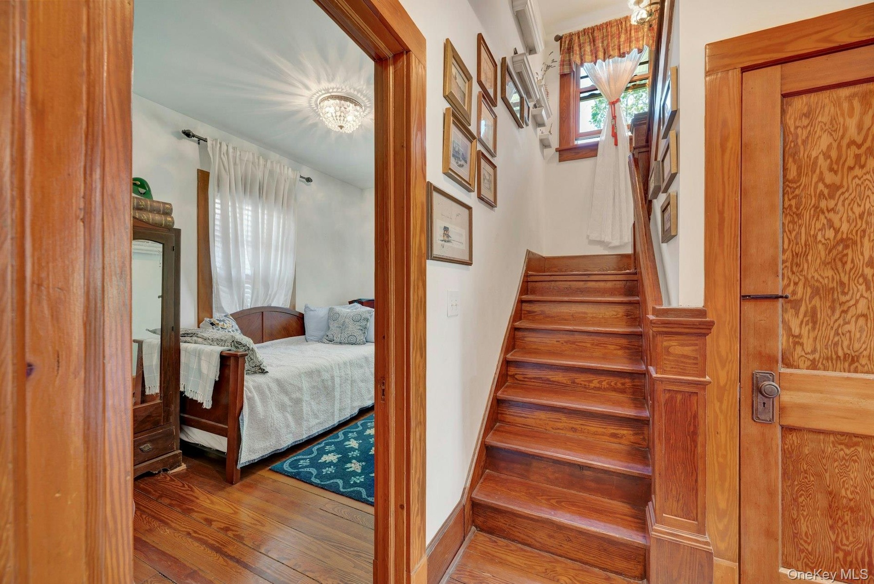 Hallway to First Floor Bedroom and Stairs