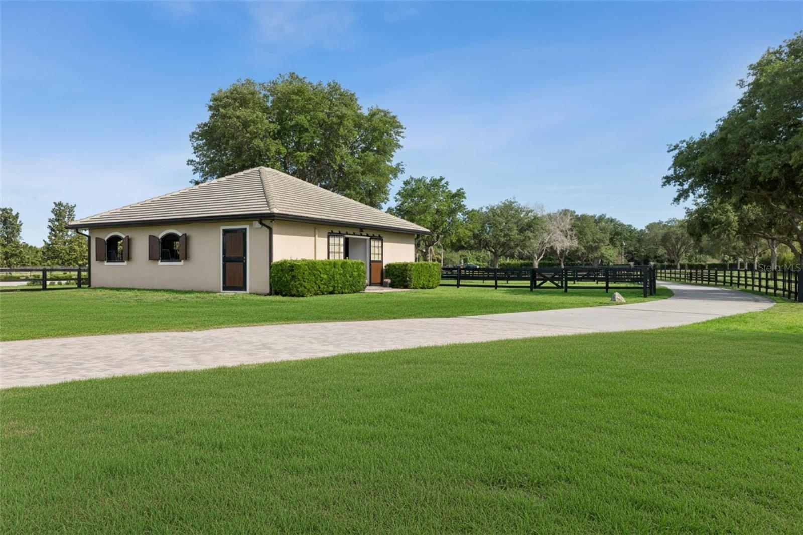 Horse Barn/Stable