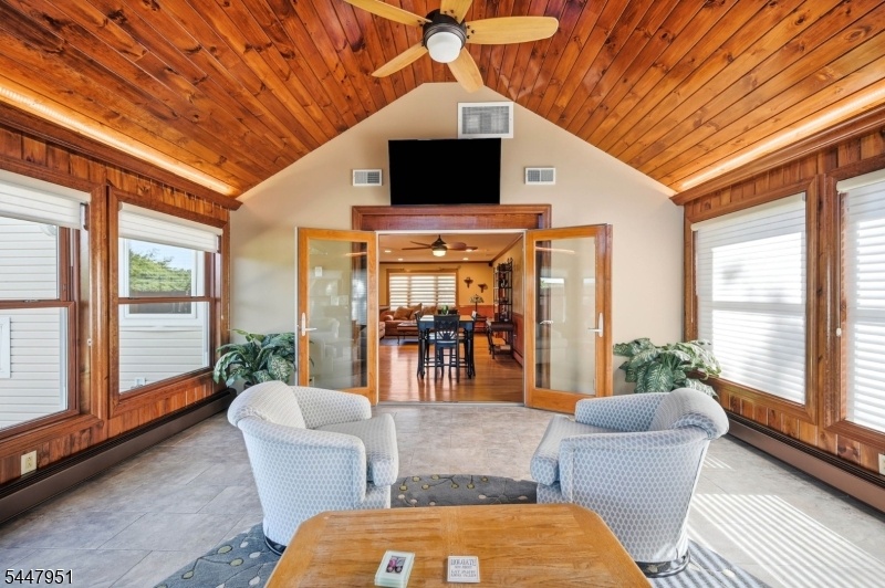 Four seasons Room