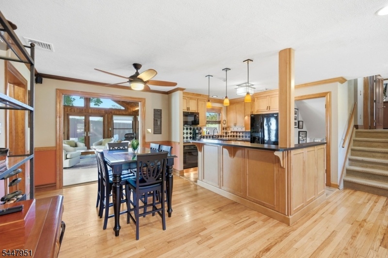 Dining/ Kitchen