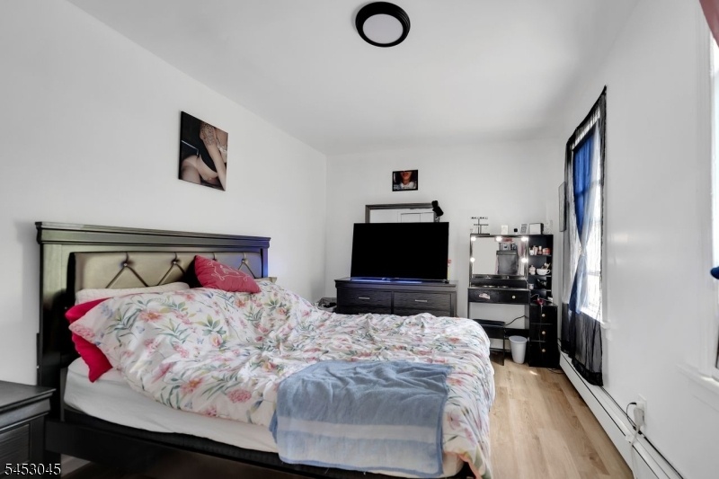 Main Bedroom 2R
