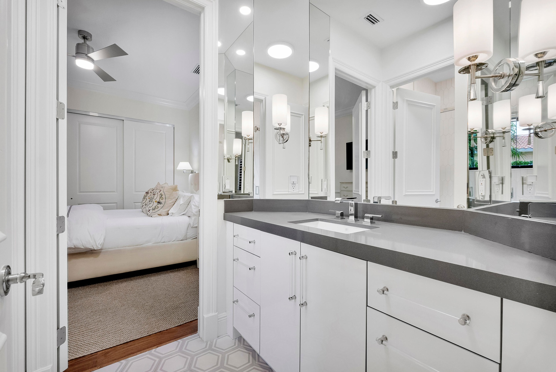 Guest bathroom jack n Jill with tub