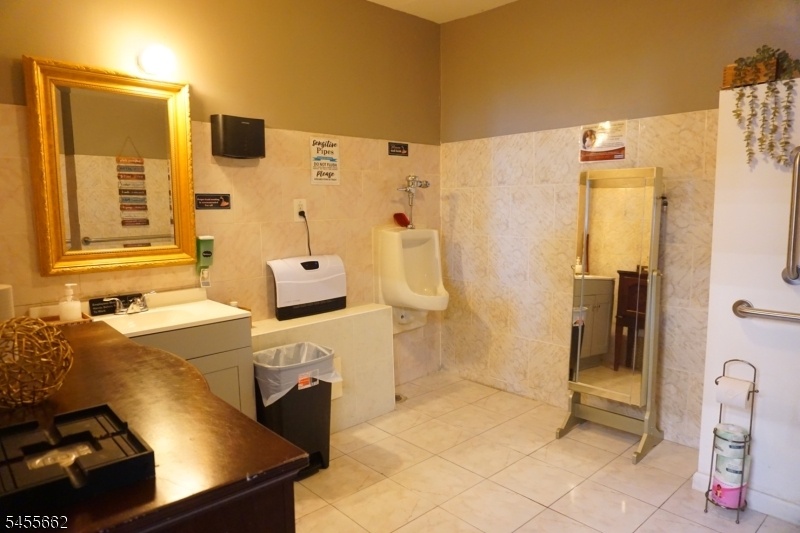 Cigar Shop Bathroom