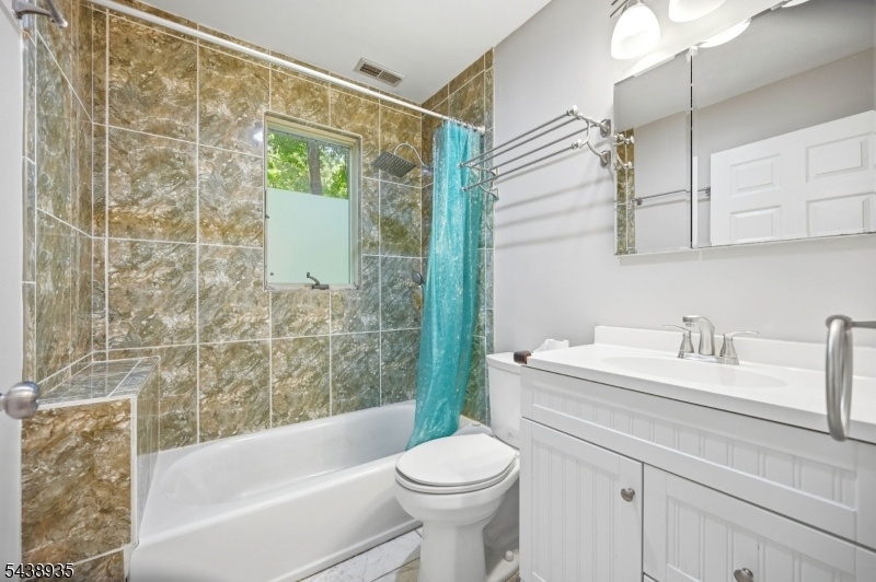 Carriage House Bath