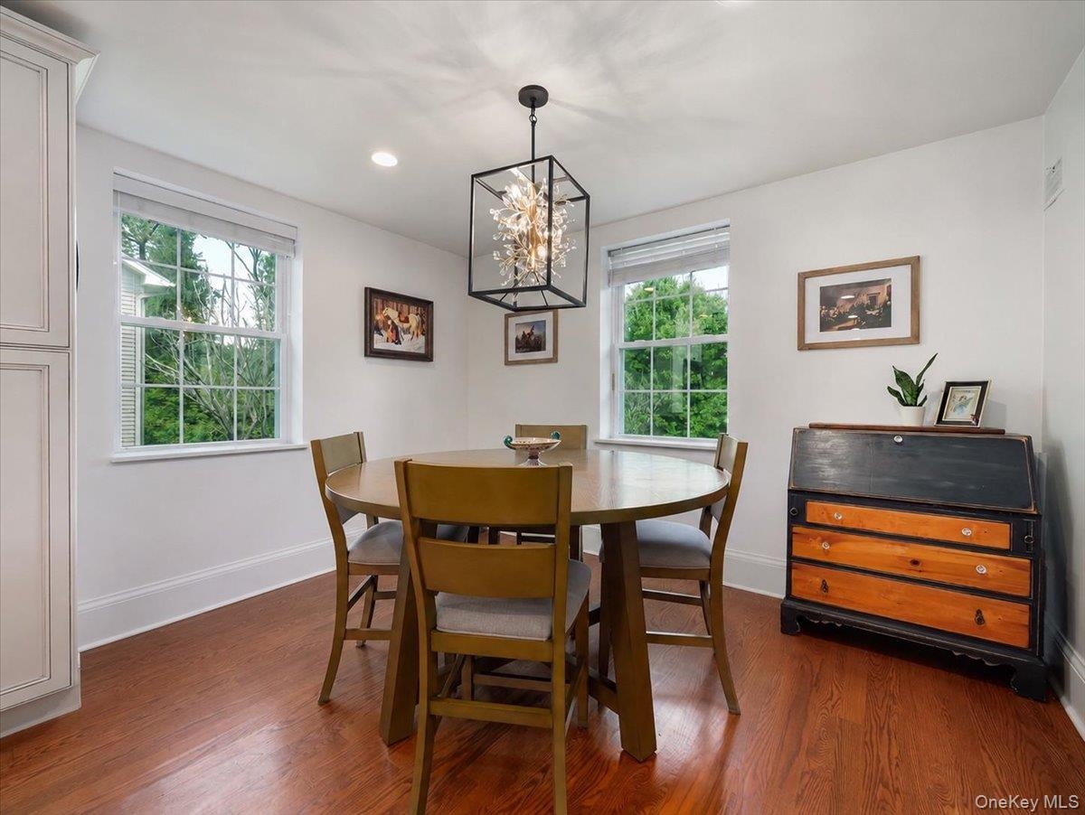 Eat in Kitchen Dining Area