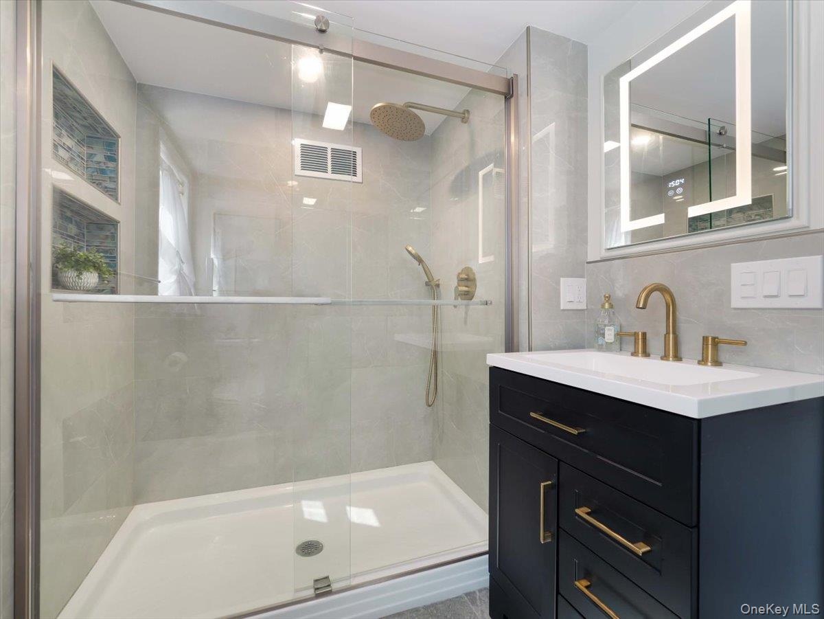 2nd floor renovated full bath