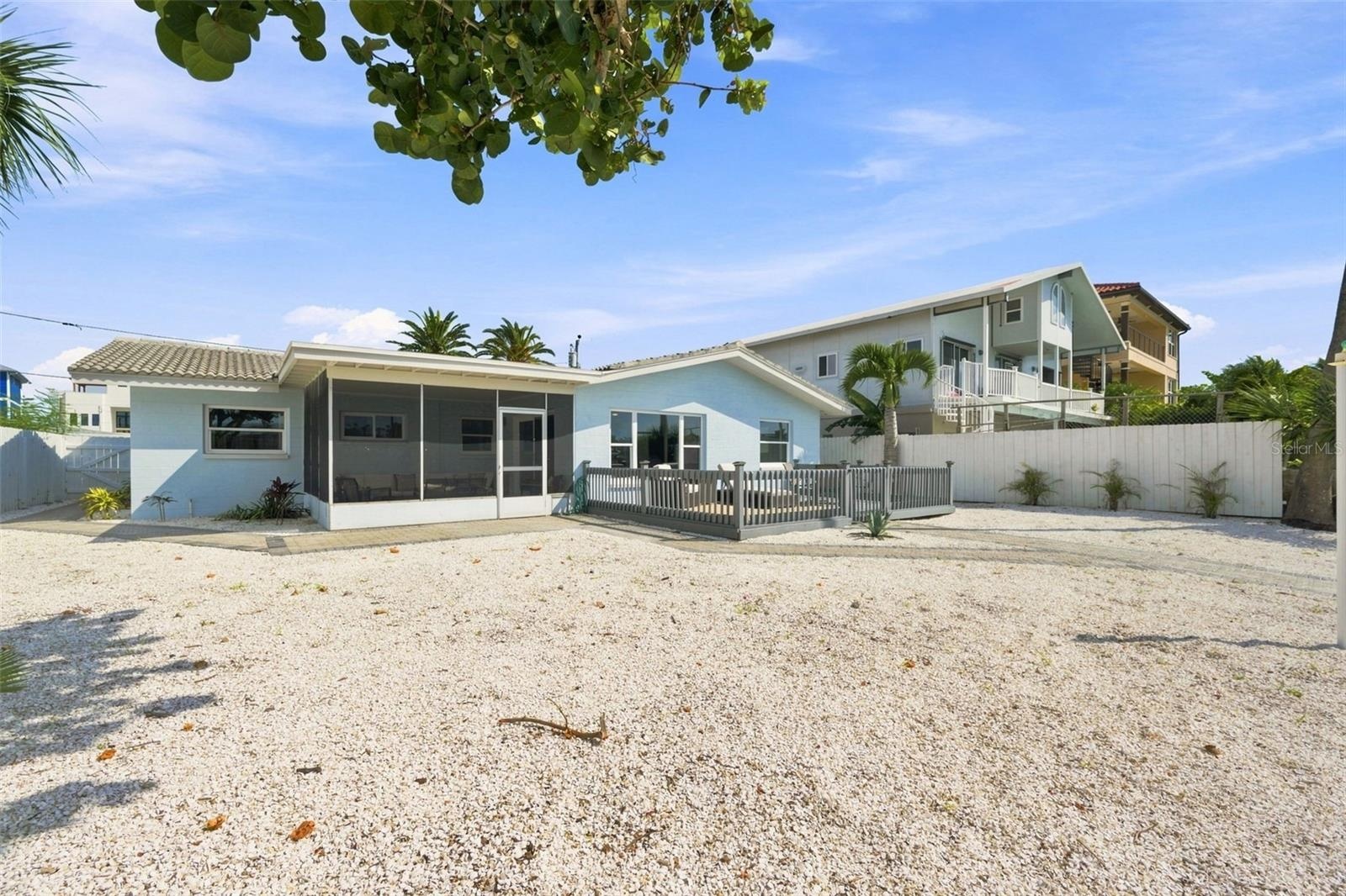 Space for a pool, garden, yard games... what would you do?