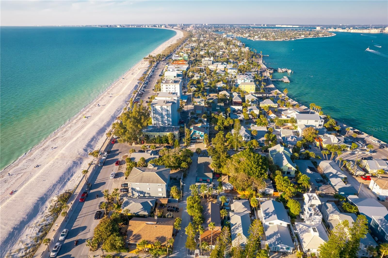 10 minutes to St Pete Beach or Treasure Island beaches on the GULF!