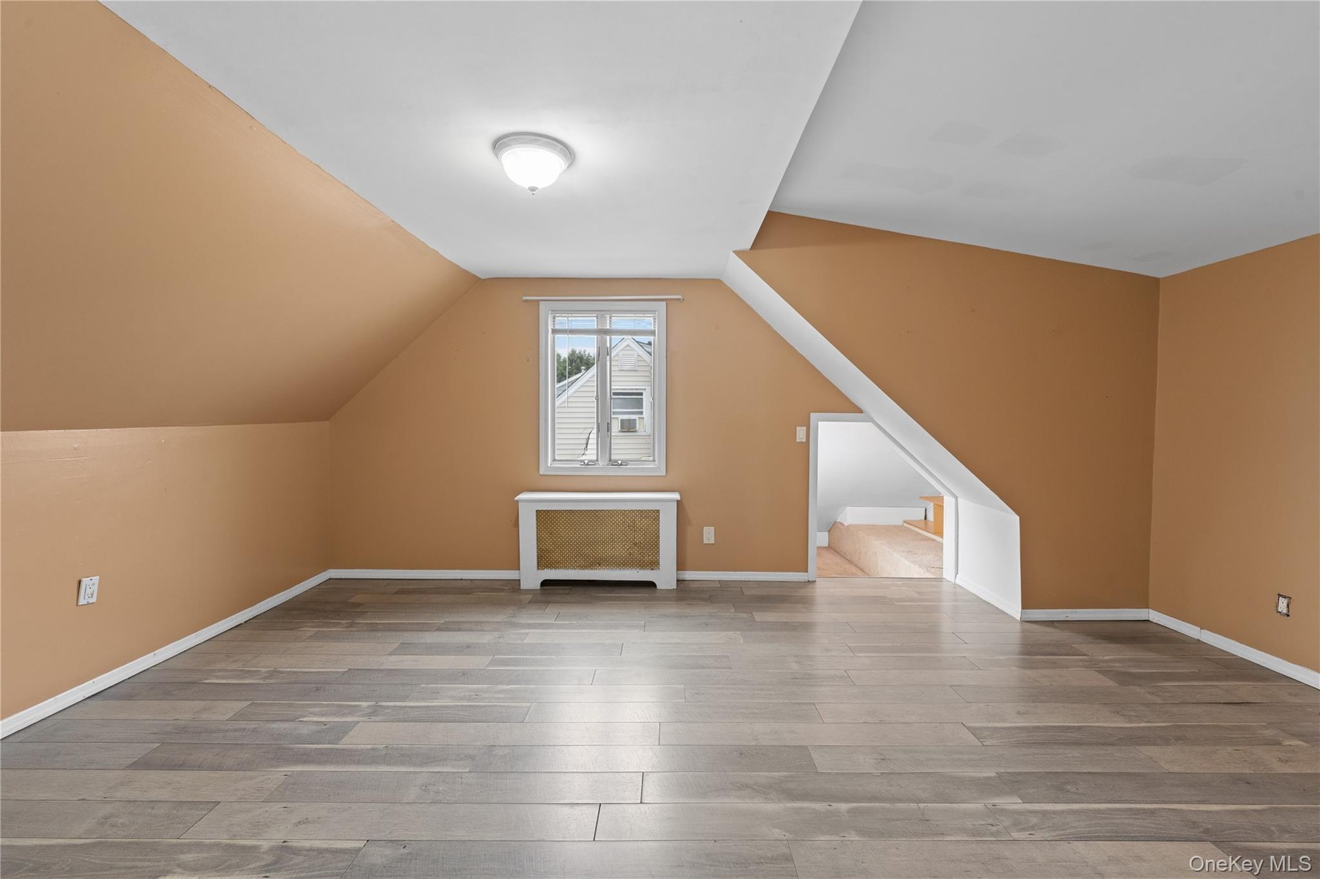 2nd floor bedroom