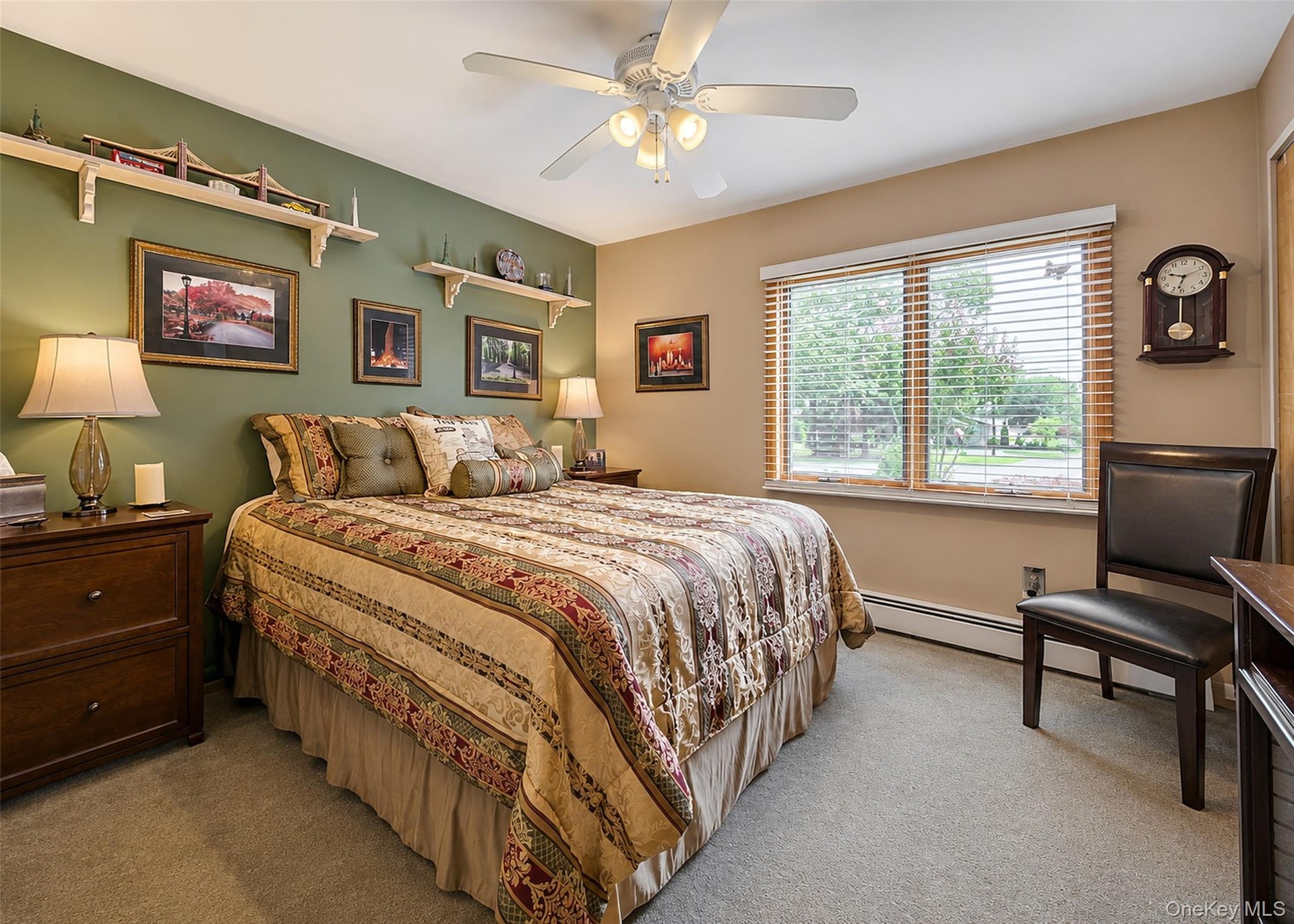 2nd bedroom