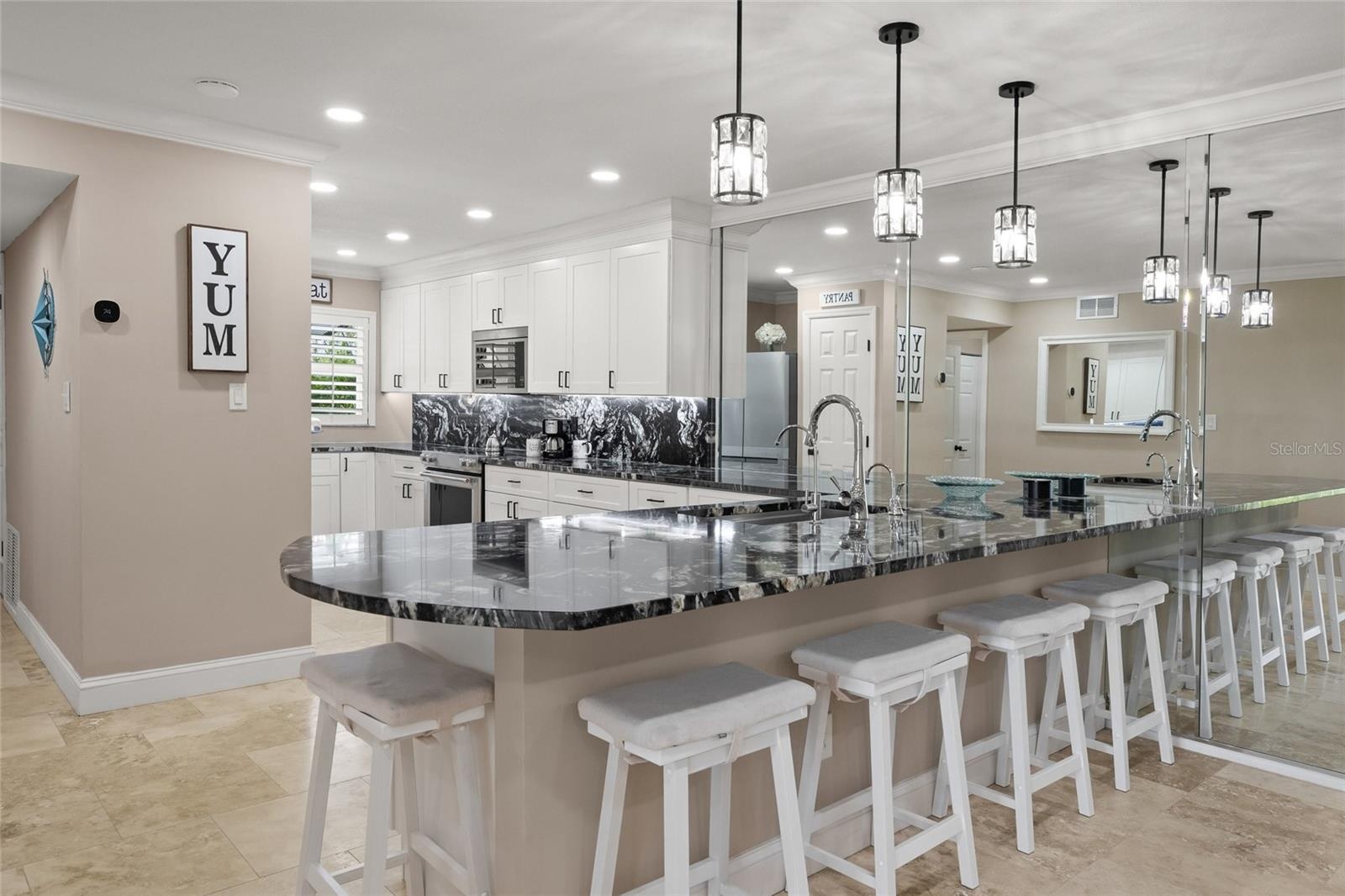 Breakfast bar