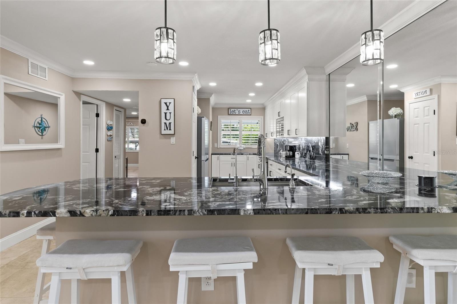 Kitchen with breakfast bar