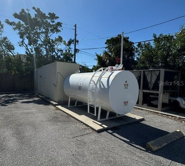 Cat Generator and Fuel Tank