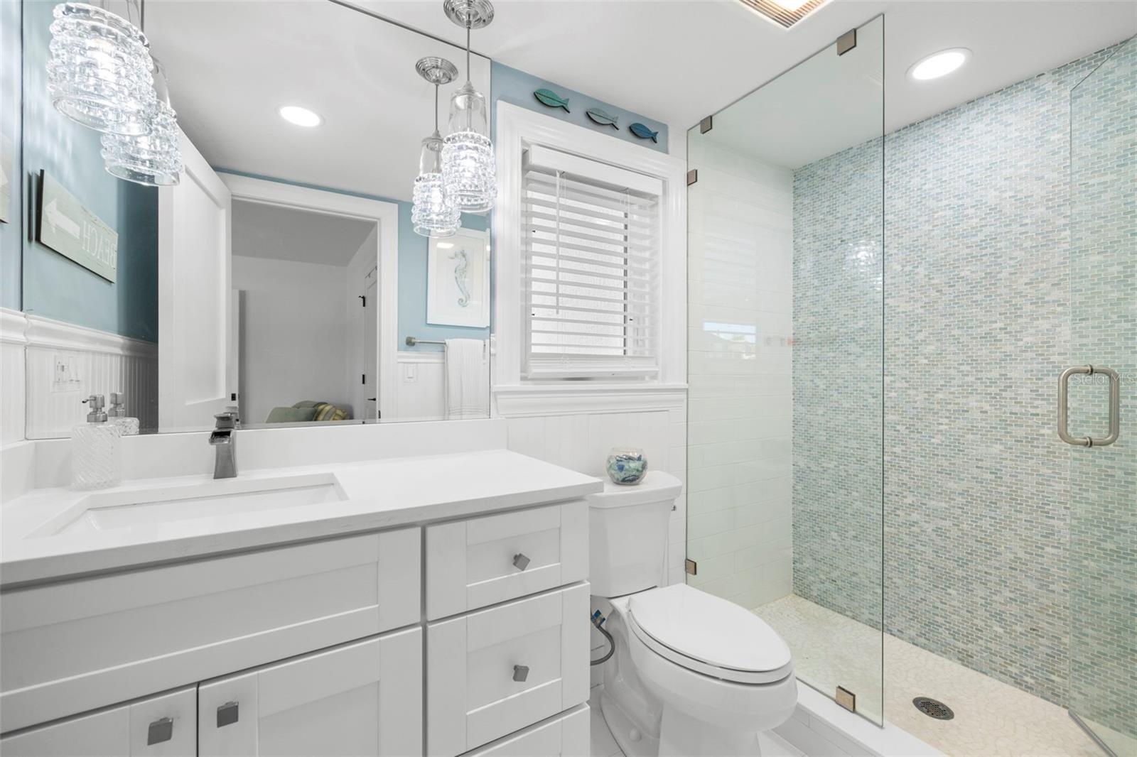 Bathroom Suite 2