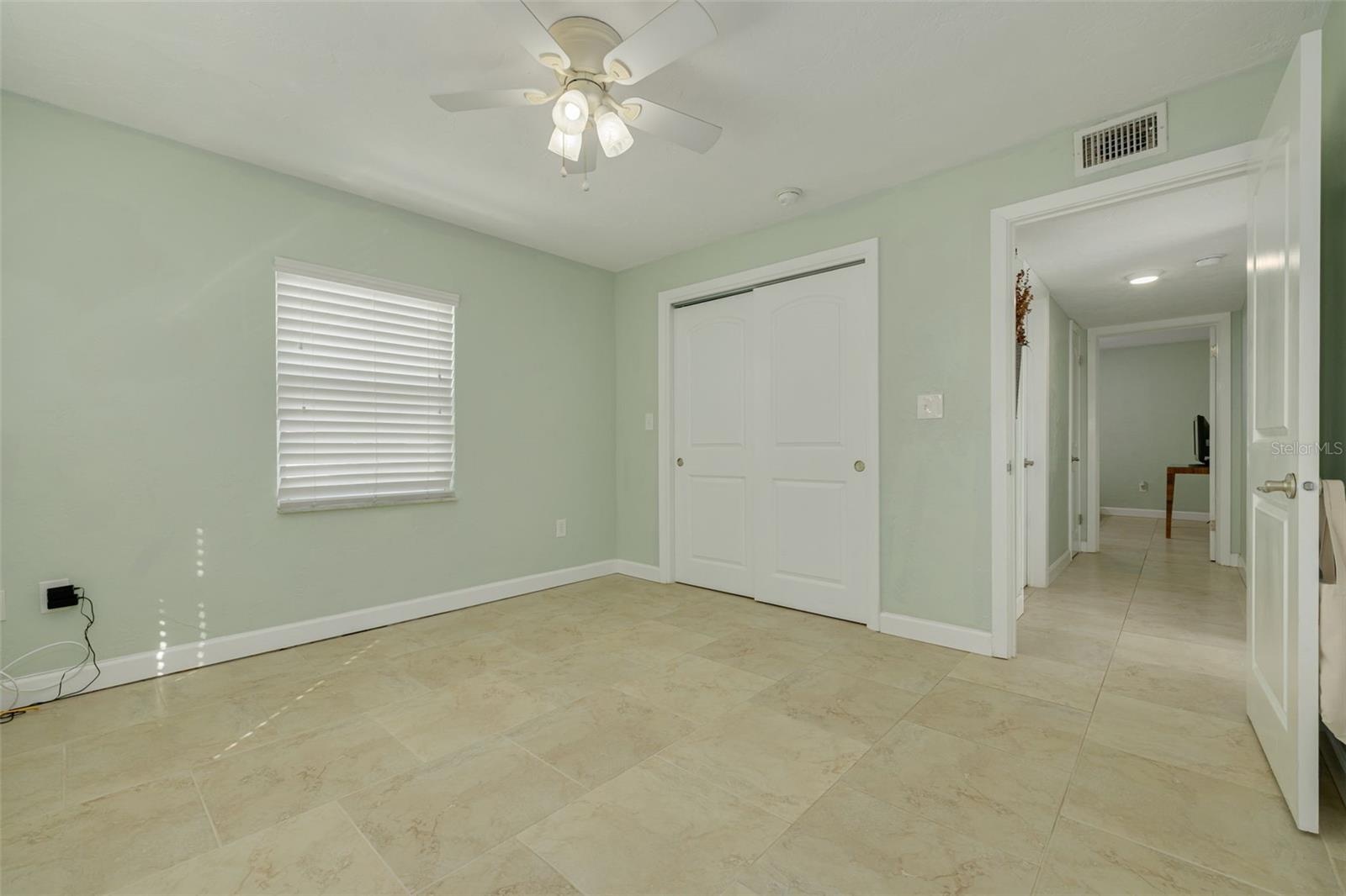 Unit 4 - 2bd 1ba - Upstairs w/balcony