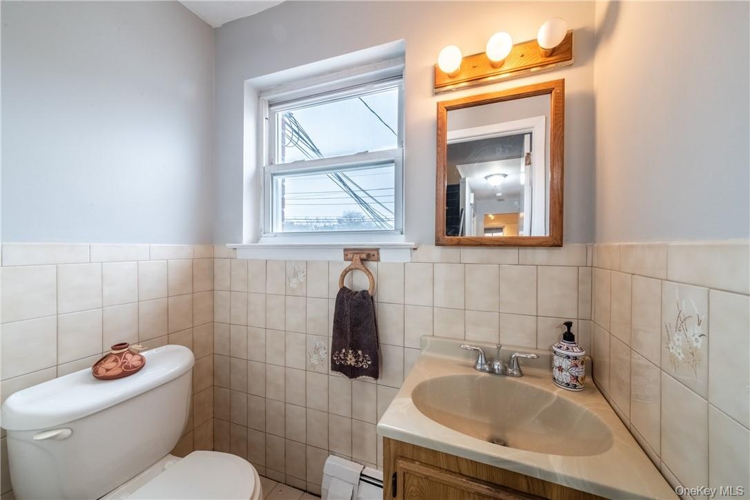 Guess powder room