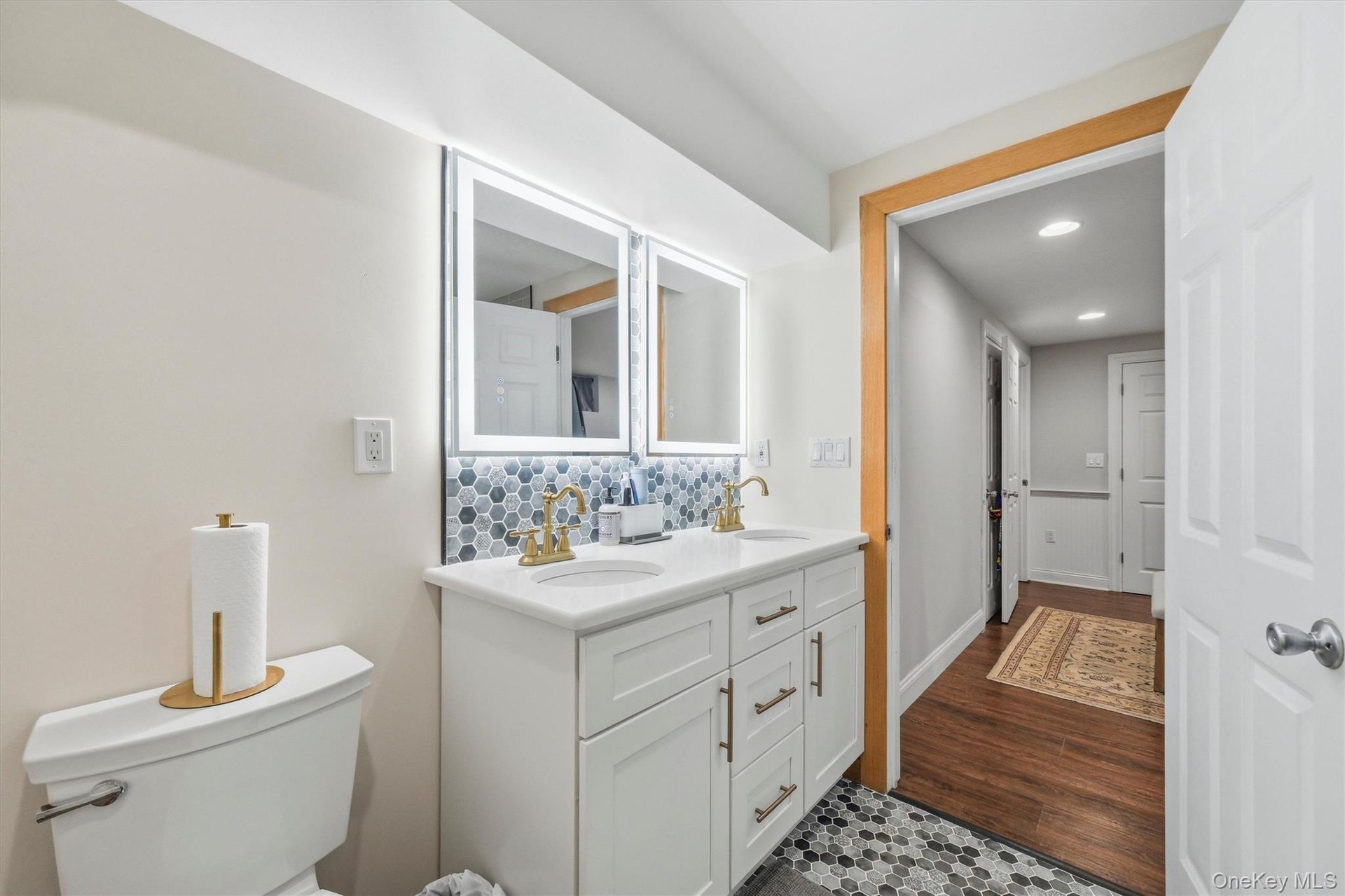 Updated full bath.