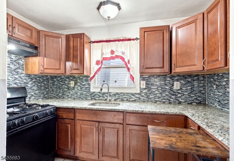 1ST FL KITCHEN
