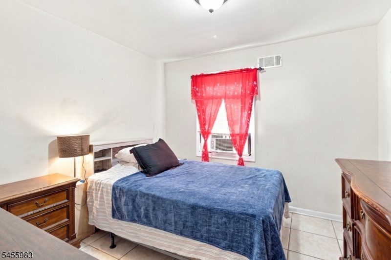 1ST FL BEDROOM