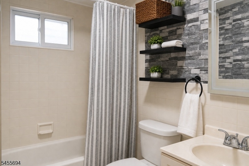 1st Floor Bathroom