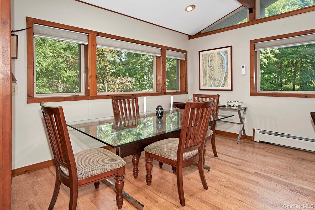 Dining area with lot ofwindows.
