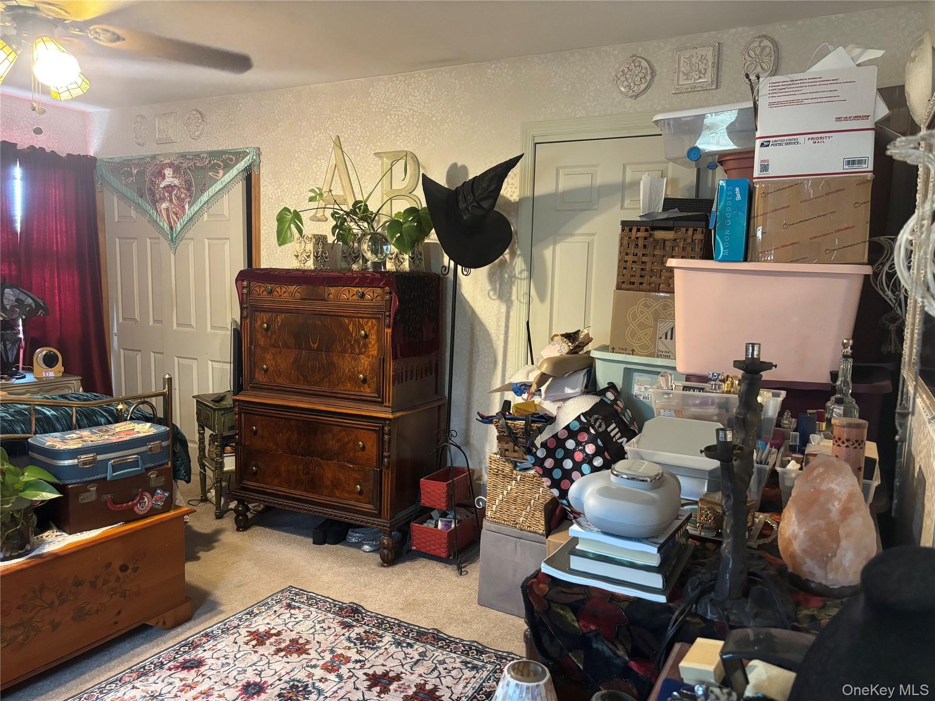 Large Primary BR with 2 Double Closets
