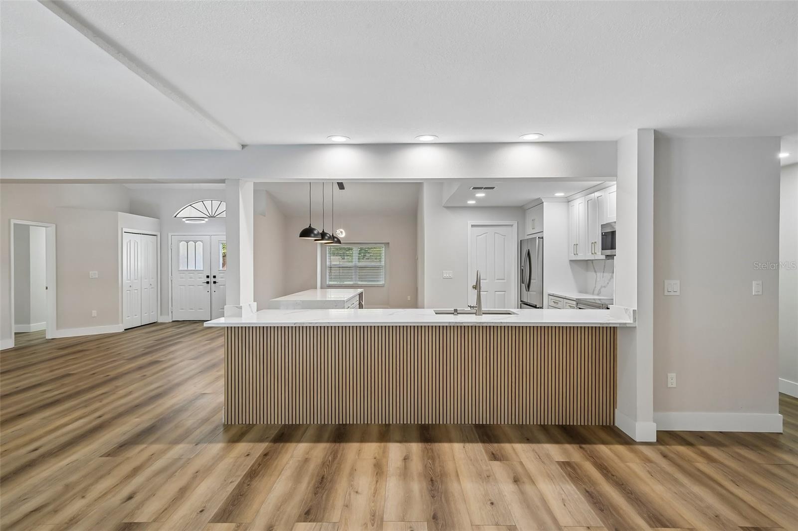 Living & Kitchen