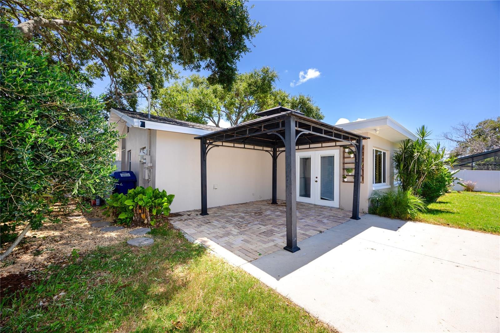 Exterior - pergola