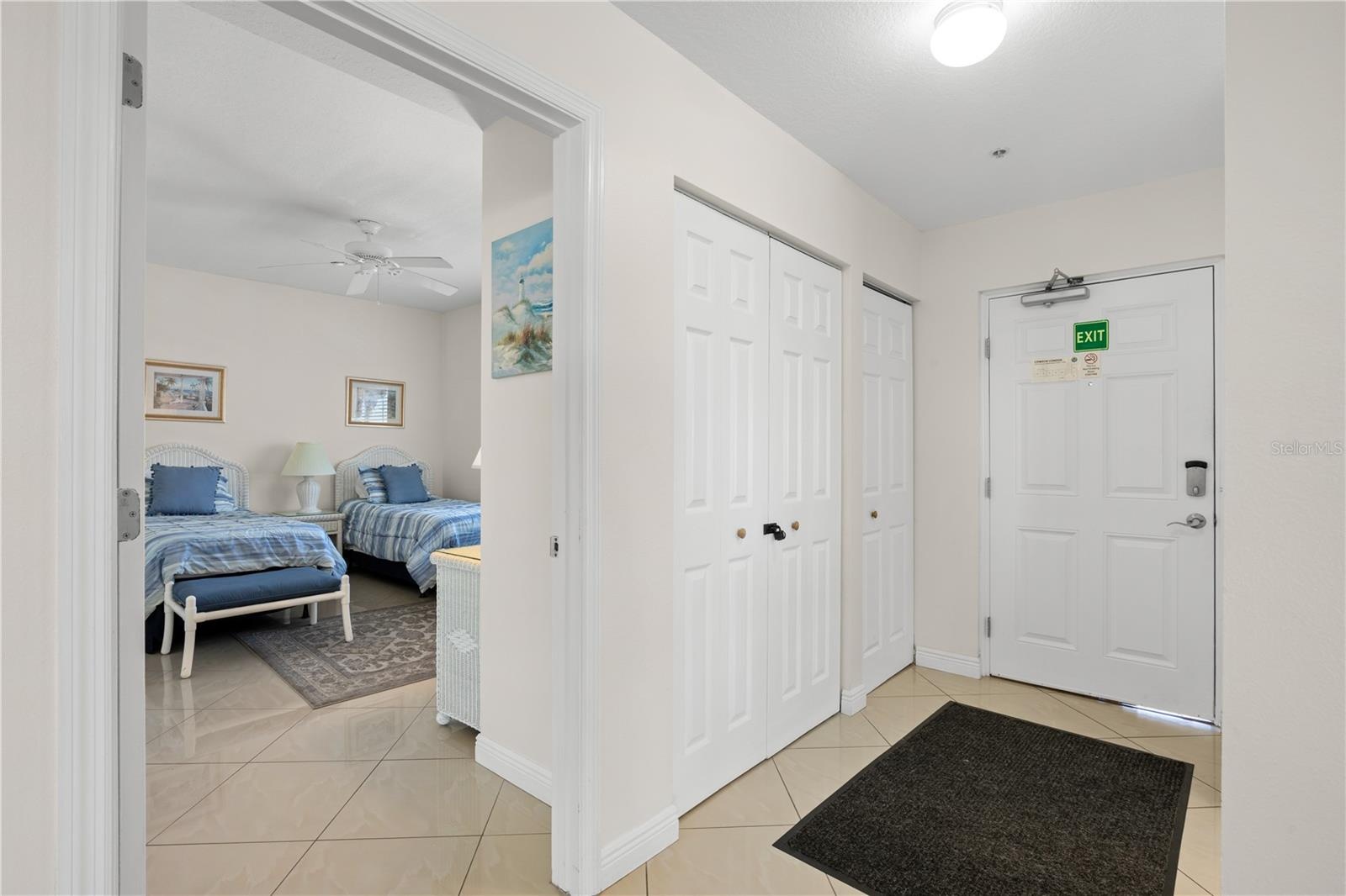 Entry hall/2nd Bedroom
