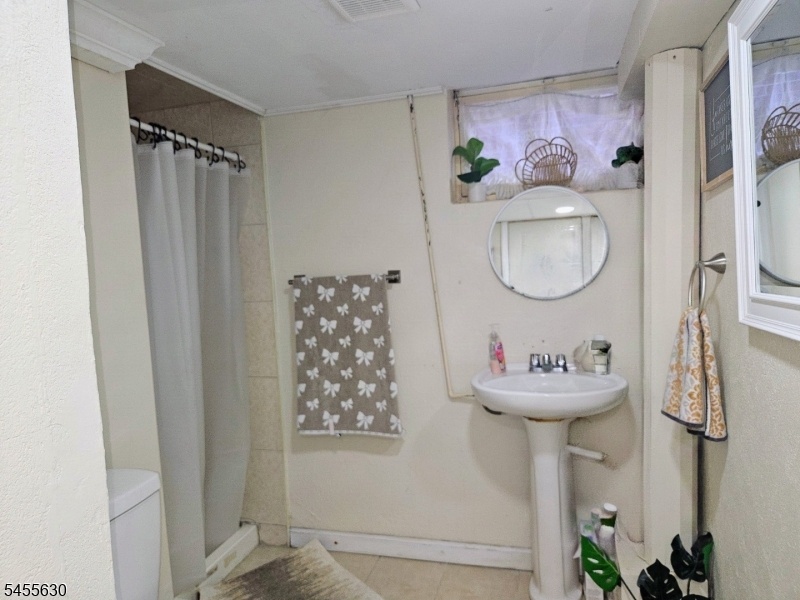 Guest suite bathroom