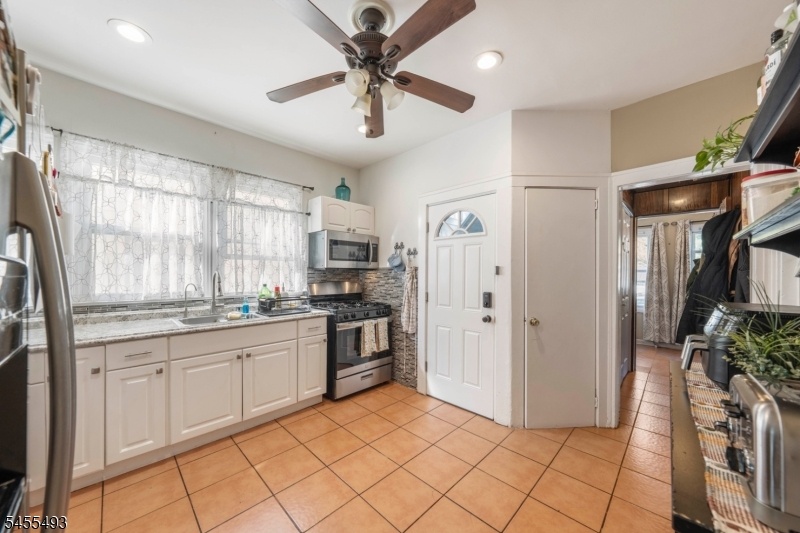 Kitchen 4