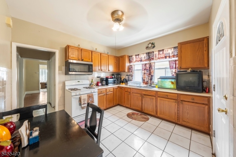Kitchen 1