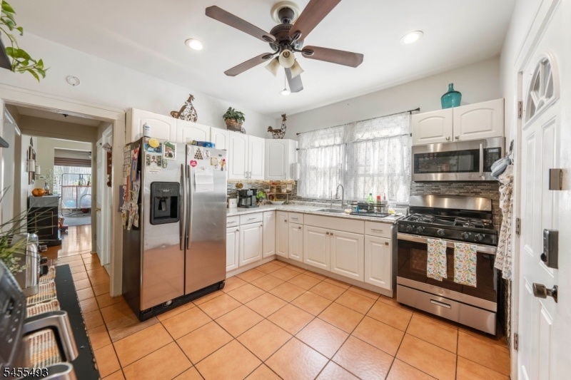 Kitchen 3