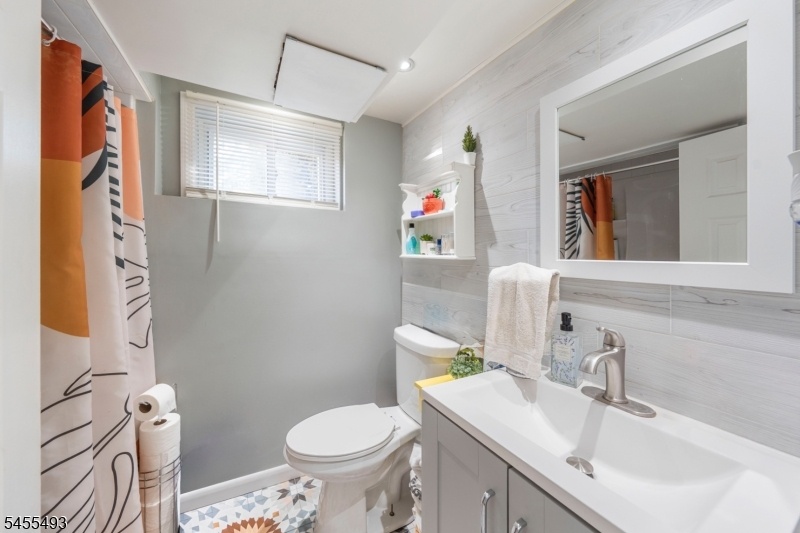 Bathroom 4