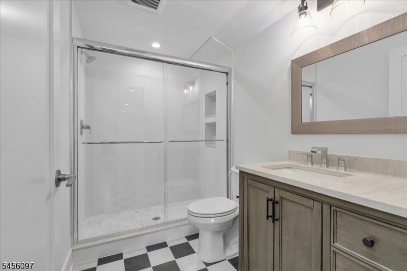 3rd Fl Bath
