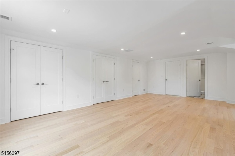 3rd Fl Closets