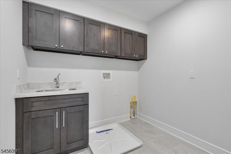 2nd Fl Laundry Room